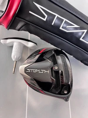 Taylormade Stealth Plus + 10.5* Golf Driver Head Only w/cover, tool - Immagine 1 di 4