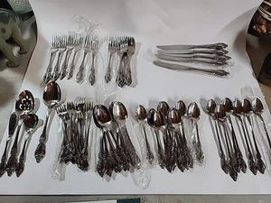 Oneida RAPHAEL Stainless Distinction Deluxe Silverware 70 Pieces - Seating For 5 - Picture 1 of 11
