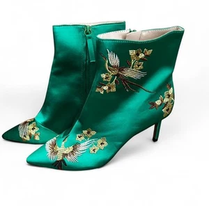 Zara Satin Green Floral Bird Embroidered Heel Pointed Toe Boots Size 40 / 9.5 - Picture 1 of 7