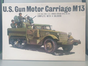 Bandai 058283 Stati Uniti Gun Motor Carriage + 4 figure M13 Militaria veicolo terrestre 1:48 - Foto 1 di 1