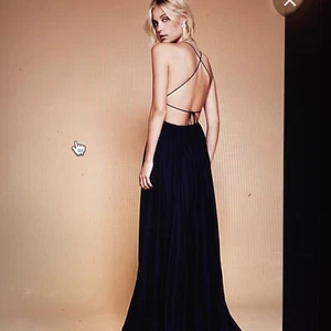 Free People Mara Hoffman Perlen Seide Göttin Kleid in Creme 8 Neu mit Etikett - Bild 1 von 6