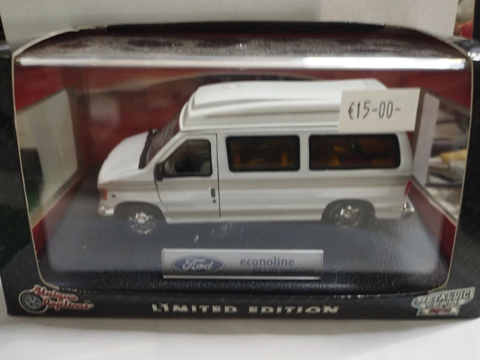 Unique Replicas Ford Econoline Wagon Lmt. Ed. Scala 1/43 - Immagine 1 di 1