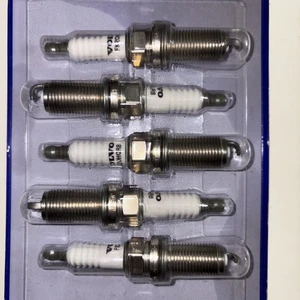 Genuine Volvo Spark Plug Set 31361653 - Picture 1 of 2