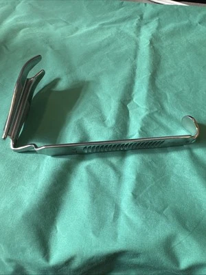 Hojas retractoras Miltex 2-142, tamaño No. 4. 1-1/4" X 3-1/2" (3,2 X 8,9 cm), izquierda Foto 1 de 4