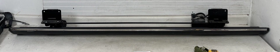 GMC Sierra 2500 3500 HD 2024-2025 estribo estribo estribo pasajeros derecho | OEM Foto 1 de 4