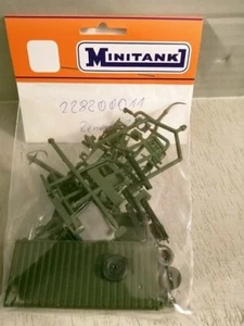 Minitanks - Made by Arsenal M -  Renault Containersattelzug 20' - NEU & OVP - Bild 1 von 2