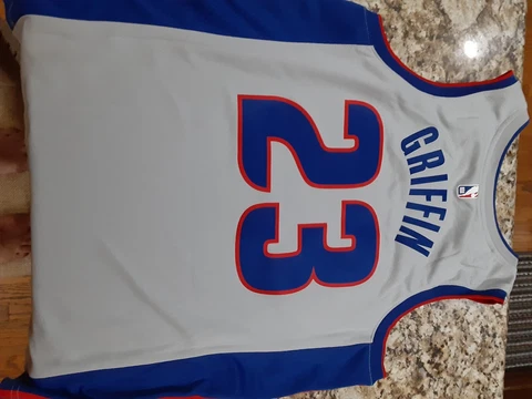 Blake Griffin Detroit Pistons Jersey. Size 48. Nike Dri-fit. Flawless condition Cover