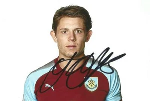 BURNLEY: JAMES TARKOWSKI SIGNED 6x4 2017/2018 PORTRAIT PHOTO+COA - Imagen 1 de 1