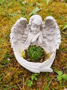 Bepflanzter Engel aus Beton Grabschmuck Trauer Grabgesteck Grabengel Engel - Bild 1 von 2