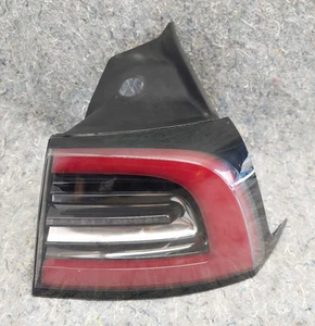 2017-2023 Tesla Model 3 RR LED Tail Lamp Outer Light Assembly - Picture 1 of 10