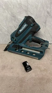MAKITA GN900SE 90MM 7.2V 1.5A LI-ION FIRST FIX CORDLESS GAS NAIL GUN - Picture 1 of 16