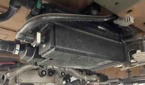 20 21 22 23 24 25 BMW X5, X6, X7: Fuel Evaporation Canister - Bild 1 von 13
