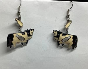 Edgar Berebi Spotted Dairy Cow Enamel Dangle Drop Pierced Earrings Vtg. - Picture 1 of 4