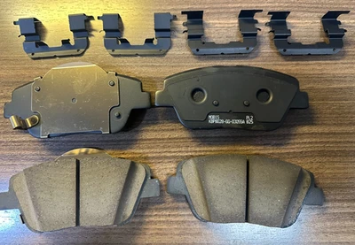 KIT PASTILLAS FRENO DELANTERO NUEVO OEM HYUNDAI (LÍNEA DE PRODUCTOS 2) SONATA 2011-2014 Foto 1 de 2