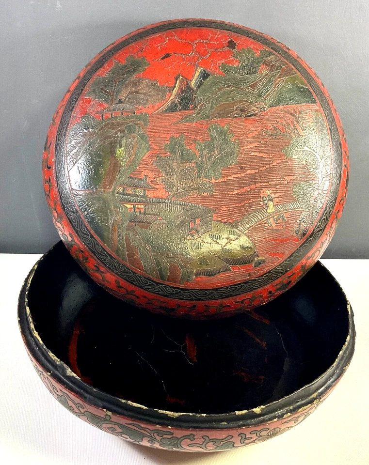 Antigua caja de boda china lacada roja Foto 1 de 4