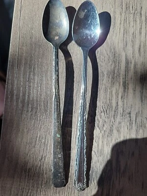 2 Oneida Small Spoons - Image 1 of 4