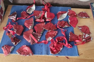 Vecchie campane per finestre tipo alluminio anni 50 da riparare + altre campane e mini ghirlande - Foto 1 di 8