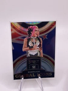 2023 WWE - Select - Global Icons - Silver - #7 Dakota Kai - Bild 1 von 2