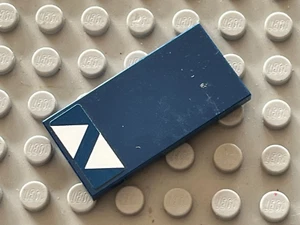 LEGO Dark Blue Tile 2x4 with 2 White Triangle Ref   87079pb0025 / Set 8086 - Picture 1 of 1