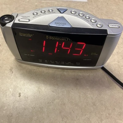 Emerson Research SmartSet CKS3528 Reloj Despertador Radio AM/FM Proyector de Tiempo, Probado Foto 1 de 3
