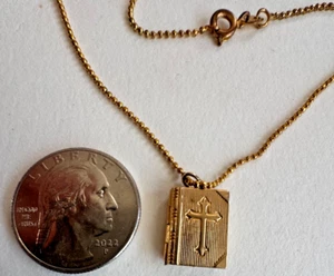 14k Yellow Gold Opening Holy Bible Book Lords Prayer Inside Charm Pendant NICE - Picture 1 of 17