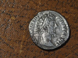 Commodus Silver Denarius Libertas - Imagen 1 de 2