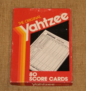 Almohadilla de 80 hojas de tarjetas de puntuación originales Lowe de colección Yahtzee - Imagen 1 de 2