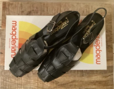 California MAGDESIANS womens black leather Sandals Sz 7.5 SS super slim NEW - Image 1 of 4
