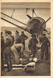 C3532) WW2 AVIAZIONE FERITI CARICATI SU AEREO DELLA CROCE ROSSA - Picture 1 of 2