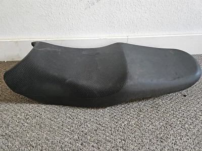 2000-2003 Suzuki Bandit 600 GSF600 переднее заднее сиденье в сборе ПОДУШКА PILLION - Изображение 1 из 4