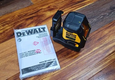 DEWALT DCLE34021 20V MAX Láser Inalámbrico Línea Cruzada Verde (Solo Herramienta) Foto 1 de 4