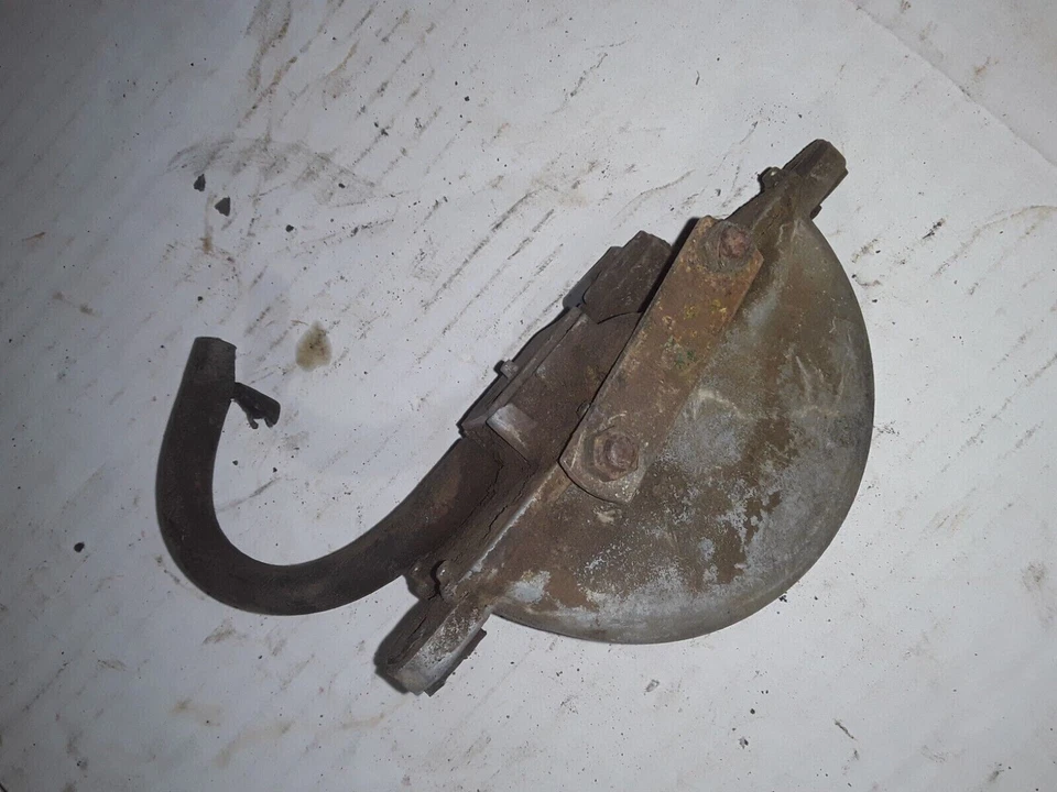 1941 42 46 47 48 Chevy car Trico vacuum wiper motor, good used core - Image 1 of 2