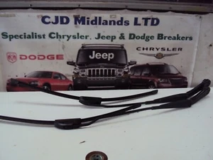DODGE AVENGER WINDSCREEN WIPER ARM ARMS - Picture 1 of 3
