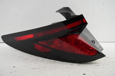 OEM 2022 2023 Hyundai Tucson Halogen LH Driver Side Outer Halogen Tail Light - Image 1 of 4