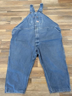 Macacão jeans masculino Round House lavagem babador tamanho 66x30”  - Imagem 1 de 4