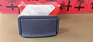 Alfa Romeo Gtv-Nuovo Spider MY95-98 Aschenbecher 112841360 - Bild 1 von 6