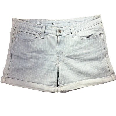 Pantalones cortos de mezclilla a rayas Levi's con puños enrollados azul blanco para mujer 32 Foto 1 de 4