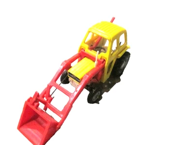 GRAN Bretaña Nº9529 -MASSEY FERGUSON 135 CON PALA DELANTERA -SIN CAJA Foto 1 de 4