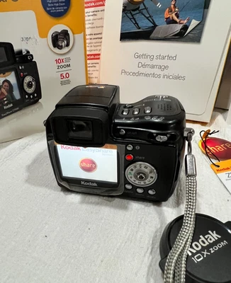 Kodak EasyShare Z7590 5.0MP 10x Zoom Digital Camera w/Case & Accessories - Image 1 of 4