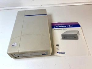 HP SureStore CD-Writer Plus External Drive With Installation Guide NO Power Cord - Afbeelding 1 van 4