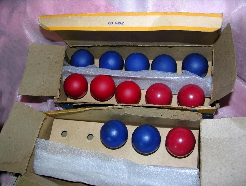 VTG 1940 WWII GE 13 ROUND PATRIOTIC RED BLUE XMAS TREE LIGHTS C7 BULBS 2 BOXES - Image 1 of 4