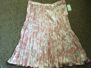 Time & Tru Midi Length Crinkle Skirt Pink & White Size XXL - 2X (20) - NWT - Picture 1 of 5