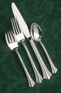 18th Century by Reed & Barton Sterling Silver 4 piece Dinner Size Place Setting - Picture 1 of 2