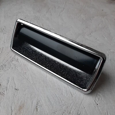 2105-6105151 Door handle LADA Laika Riva 2104 2105 2107 LEFT | Tirador de puerta - Image 1 of 4