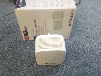 Netgear EX6110 Wi-FI Internet AC1200 Range Extender - Image 1 of 4