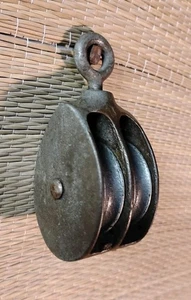 Vintage kleine Riemenscheibe massiv Metallguss Doppelseilrolle Wirbel  - Bild 1 von 6
