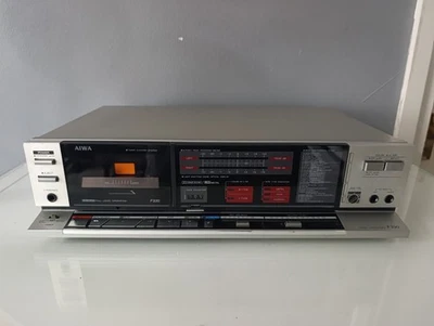 Aiwa AD-F330 Stereo Cassette Tape Deck - COMPLETAMENTE REVISIONATO - TESTATO - Immagine 1 di 4