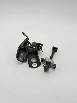 Infiniti G35 G37 Q40 2007-2013 bisagras de puerta del conductor superior e inferior OEM Foto 1 de 4