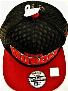 GEORGIA BLACK & RED ADULT ADJUSTABLE SNAPBACK FLAT BILL CAP HAT WITH MESH TOP - Picture 1 of 4