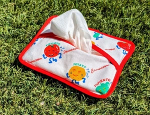 Small Tomato/Potato/Pimento Fabric Pocket/Purse Tissue Holder 3 1/2"x4 3/4" New - Picture 1 of 2